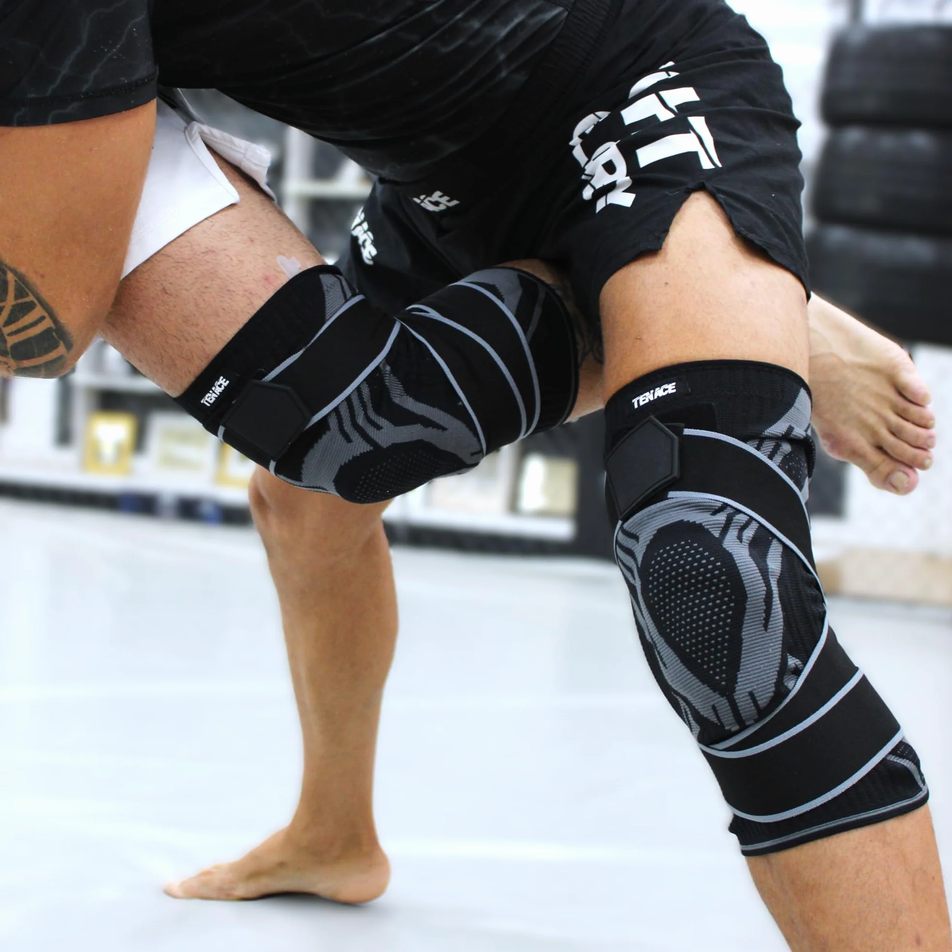 Tenace Rodillera Jiu Jitsu, Grappling - Protección Rodillas de Compresión y Acolchado MMA, BJJ, Muay Thai, Judo - Alta Durabilidad y Rendimiento Unisex (1, Negro, X-Large)