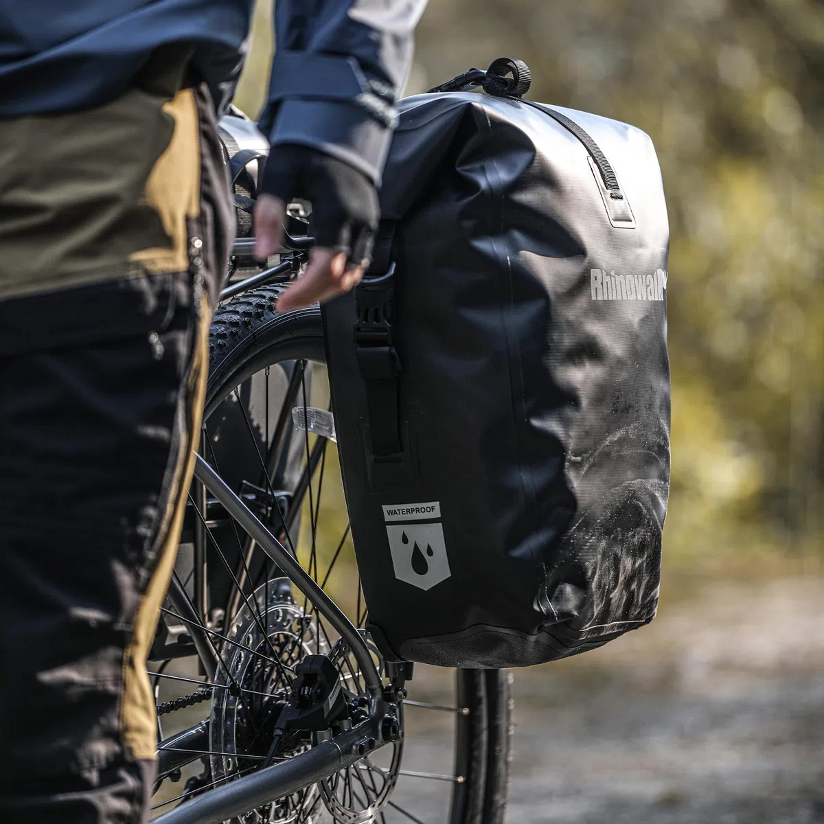 Bolsa de Bicicleta Rhinowalk Bolsa de Alforja de Bicicleta Impermeable de 25L para Portaequipaje de Bicicleta Bolsa de Sillín Bolsa de Hombro Bolsa de Alforja para Laptop Bolsa de Bicicleta Accesorios