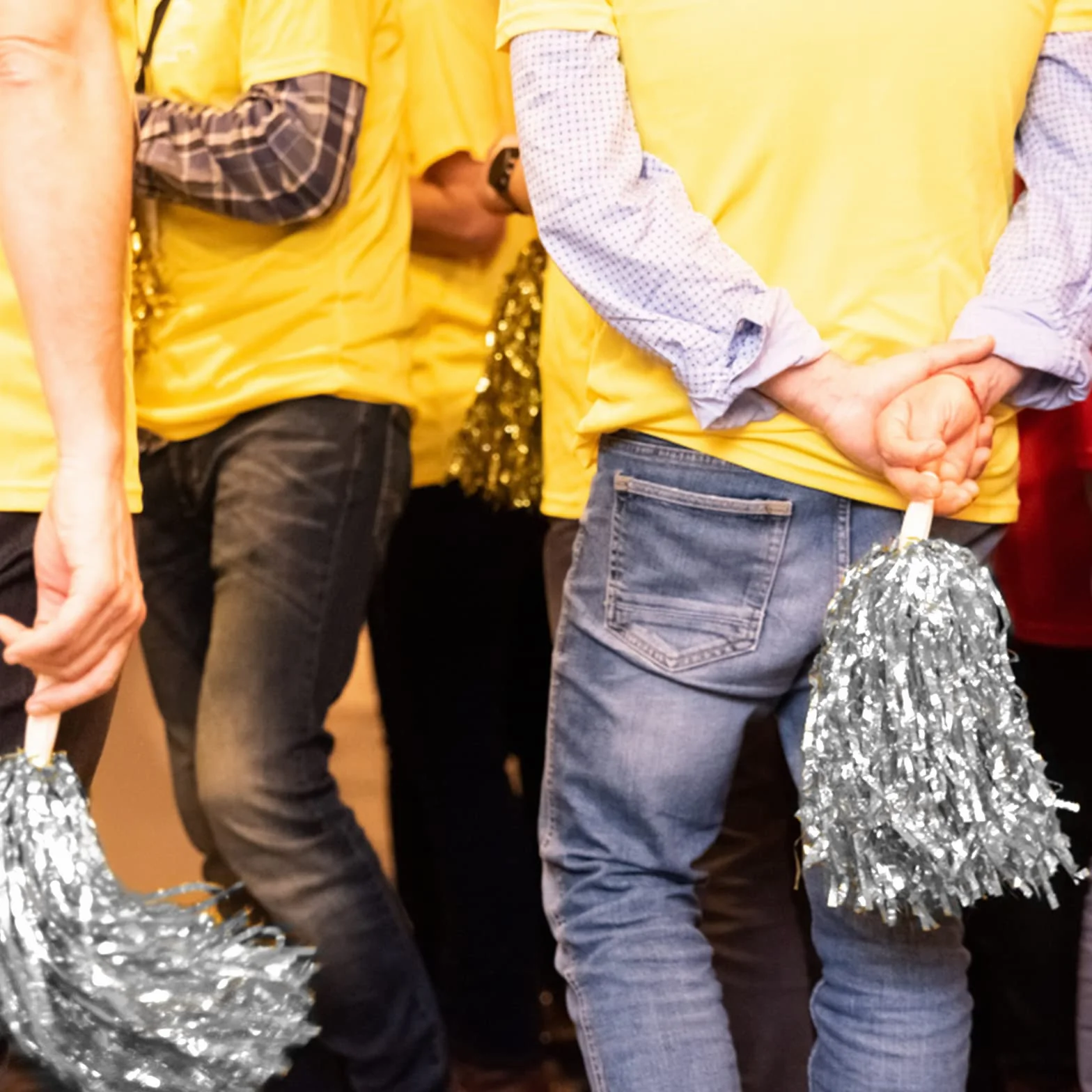 Pompones de Lámina Metálica 12 Piezas para Animadoras y Porristas