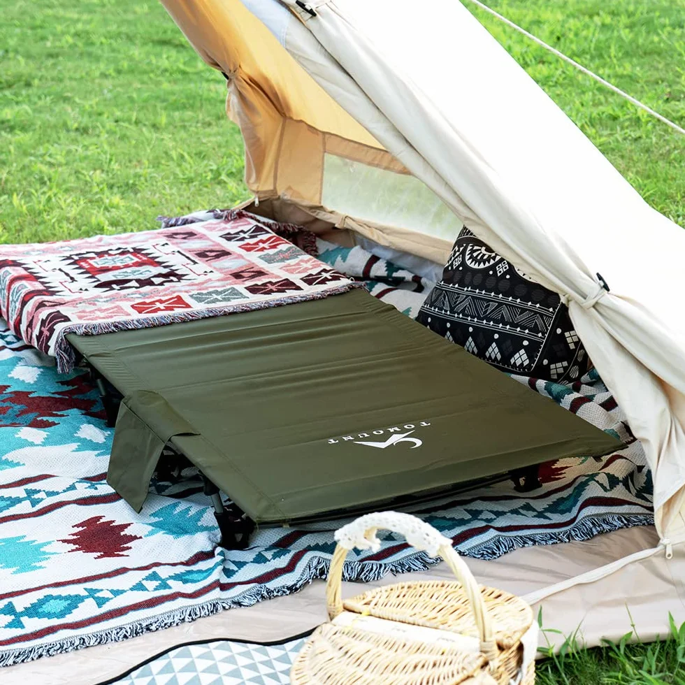 TOMOUNT Cama plegable ultraligera de aluminio, compacta, portátil, fácil de construir, resistente cama de camping para camping, senderismo, viajes, playa, verde
