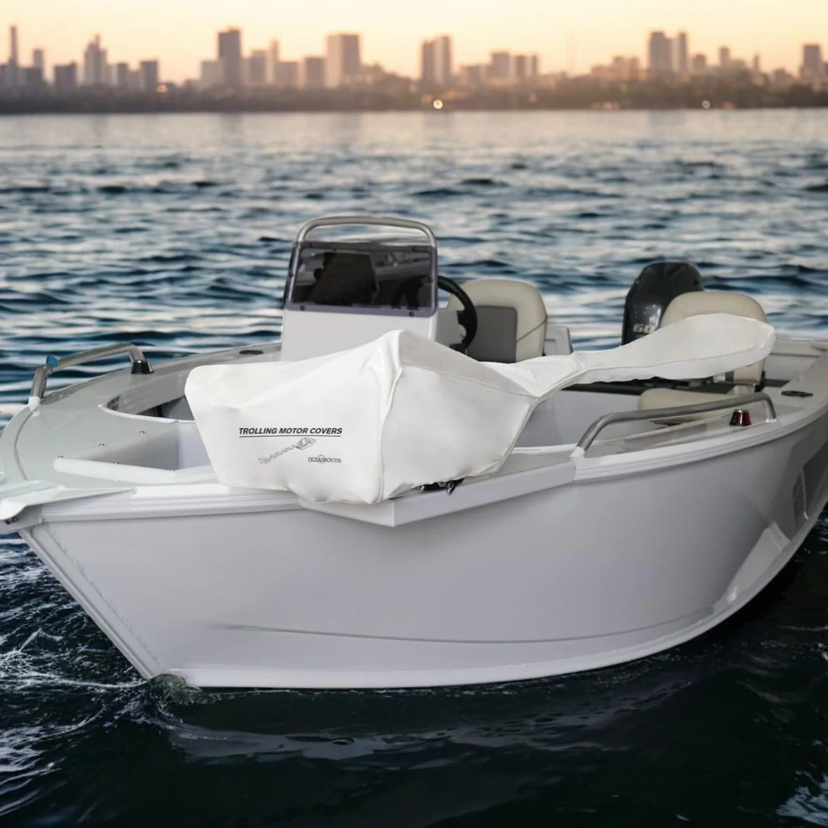 Oceansouth Cubierta personalizada diseñada para motores de arrastre MINN KOTA (cubierta compatible con Riptide Terrova, 1371 mm, blanco)