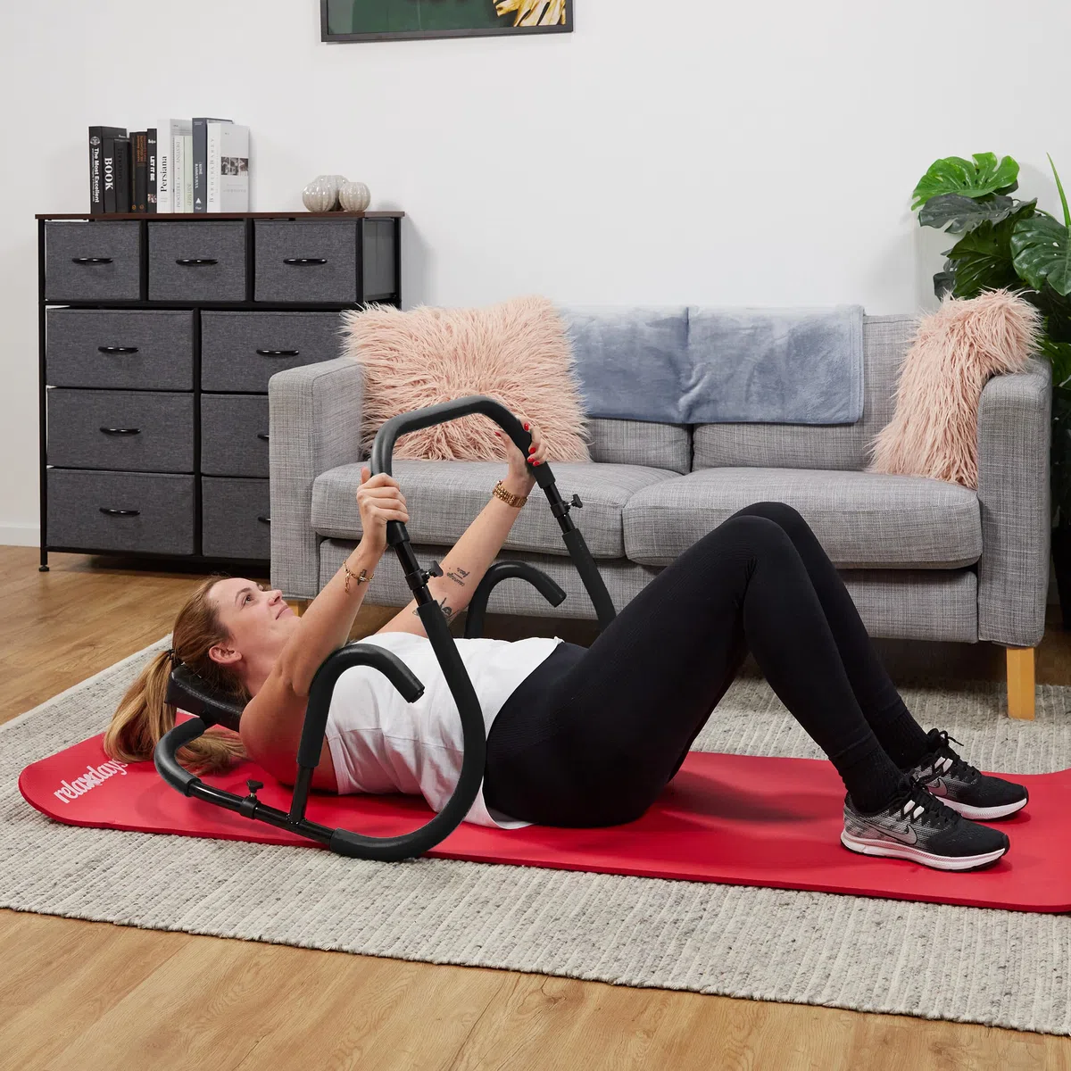 Relaxdays Bauchtrainer, Bauchmuskeltrainer, HxBxT: 68,5 x 69 x 65 cm, effektives Training zuhause, für Sit-Ups