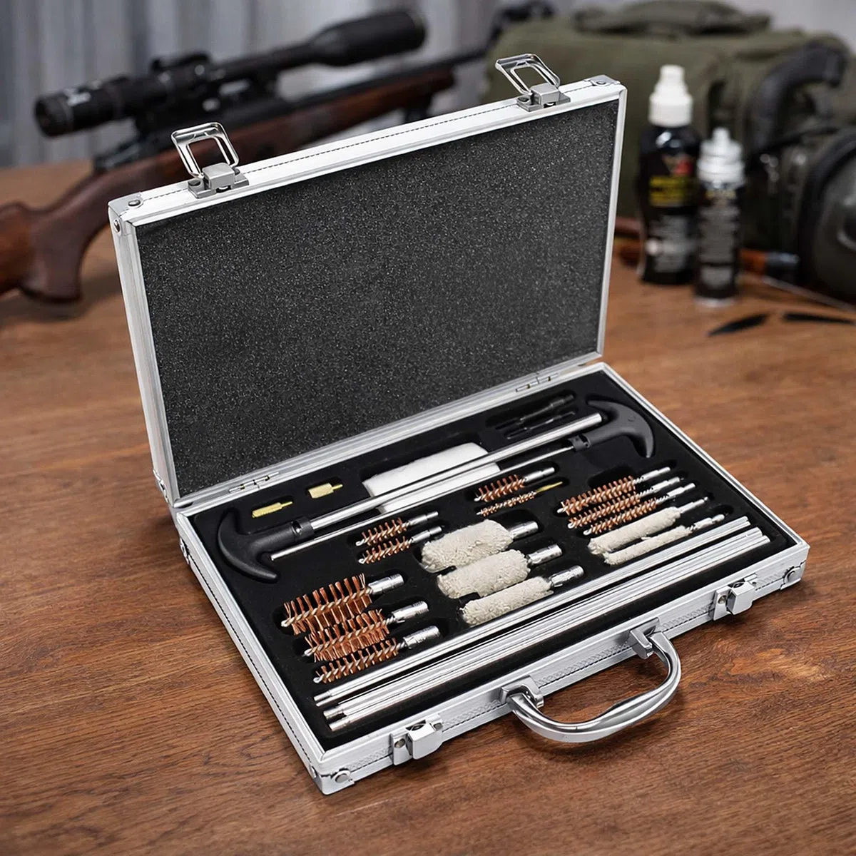 WilTec Set de Limpieza de Armas 100 Piezas en maletín de Transporte Rifles Escopetas Pistolas Caza Armerías