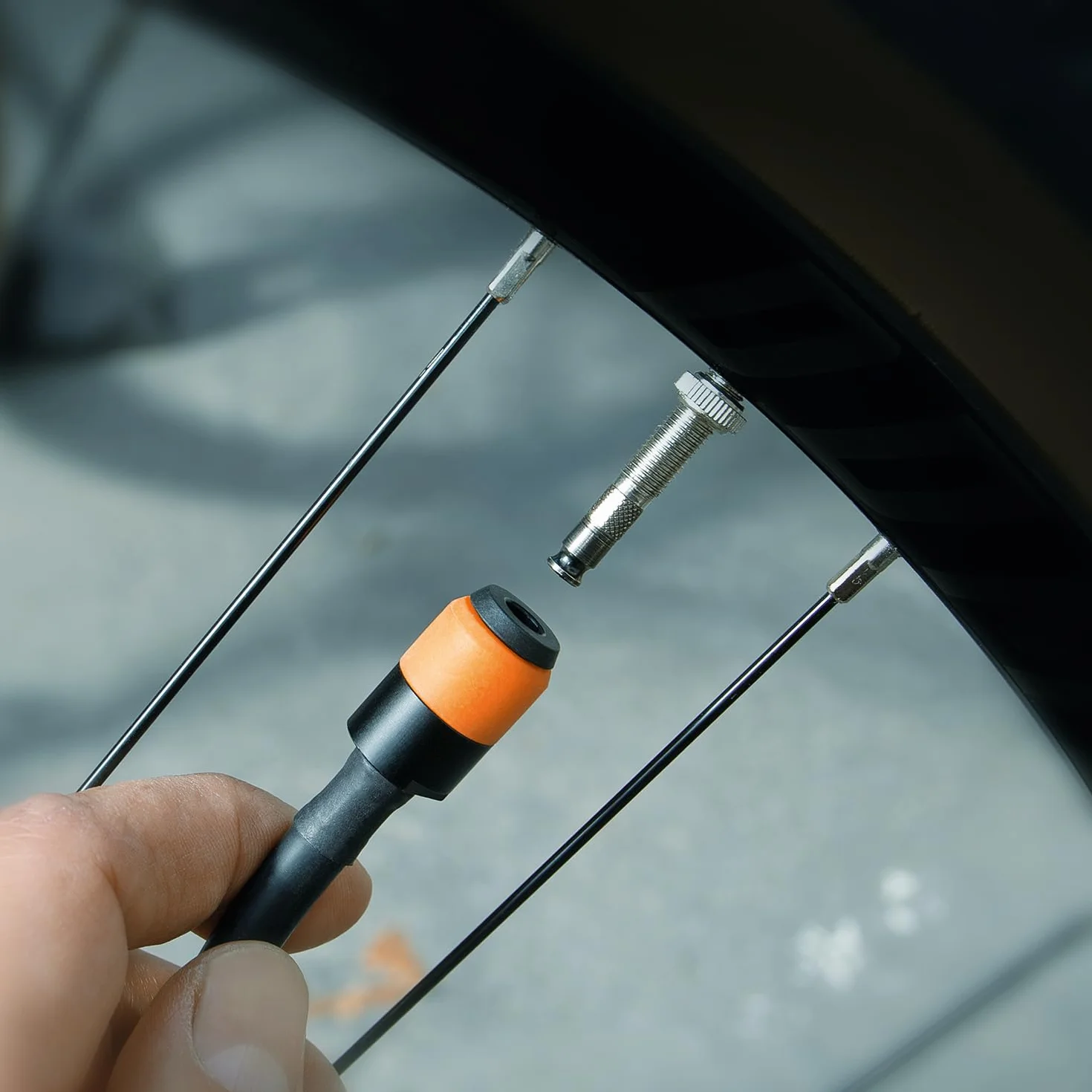 SKS Germany Airflex Explorer CLIK Tec - Minibomba para Bicicleta para Sistema CLIK Valve, Manguera Extensible con Cabezal de válvula CLIK Tec, Mango ergonómico con componentes Blandos, Color Negro