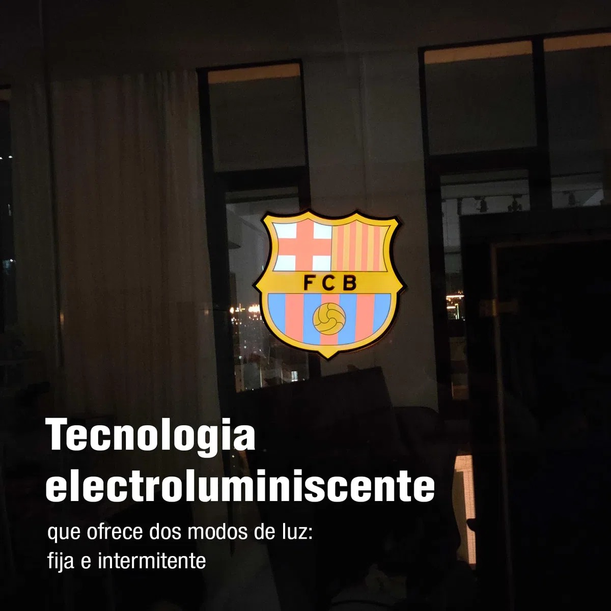 Escudo Pared o Ventana con Luz Electroluminiscente, Producto Oficial Real Madrid, Barça, Valencia F.C., Benfica, 2 Modos de Luz, Inversor USB y Cinta Doble Cara, Regalo Hinchas Fútbol