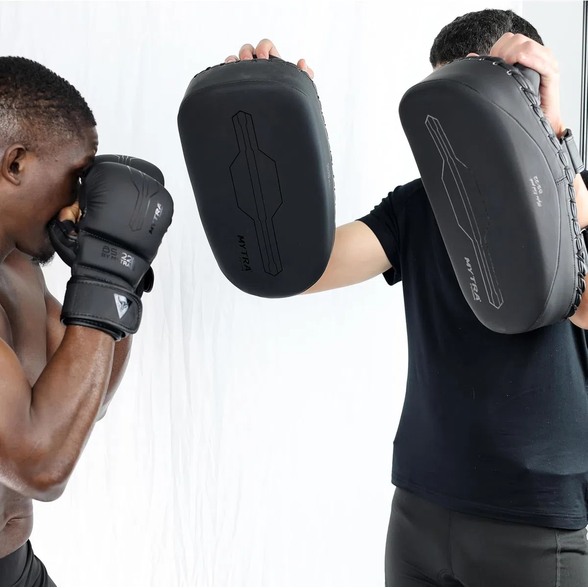 Mytra Fusion paos Muay Thai Curvo pao Muay Thai para Artes Marciales, Kickboxing, Taekwondo, Entrenamiento, paos Patadas Muay Thai Pads X 1 Unidad Individual