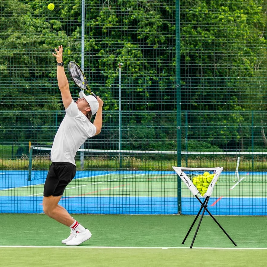 Vermont Cesta portátil para pelotas desplegable – Cesta de almacenamiento plegable ligera para tenis, críquet, béisbol y entrenamiento multideportivo – Capacidad para hasta 80 pelotas