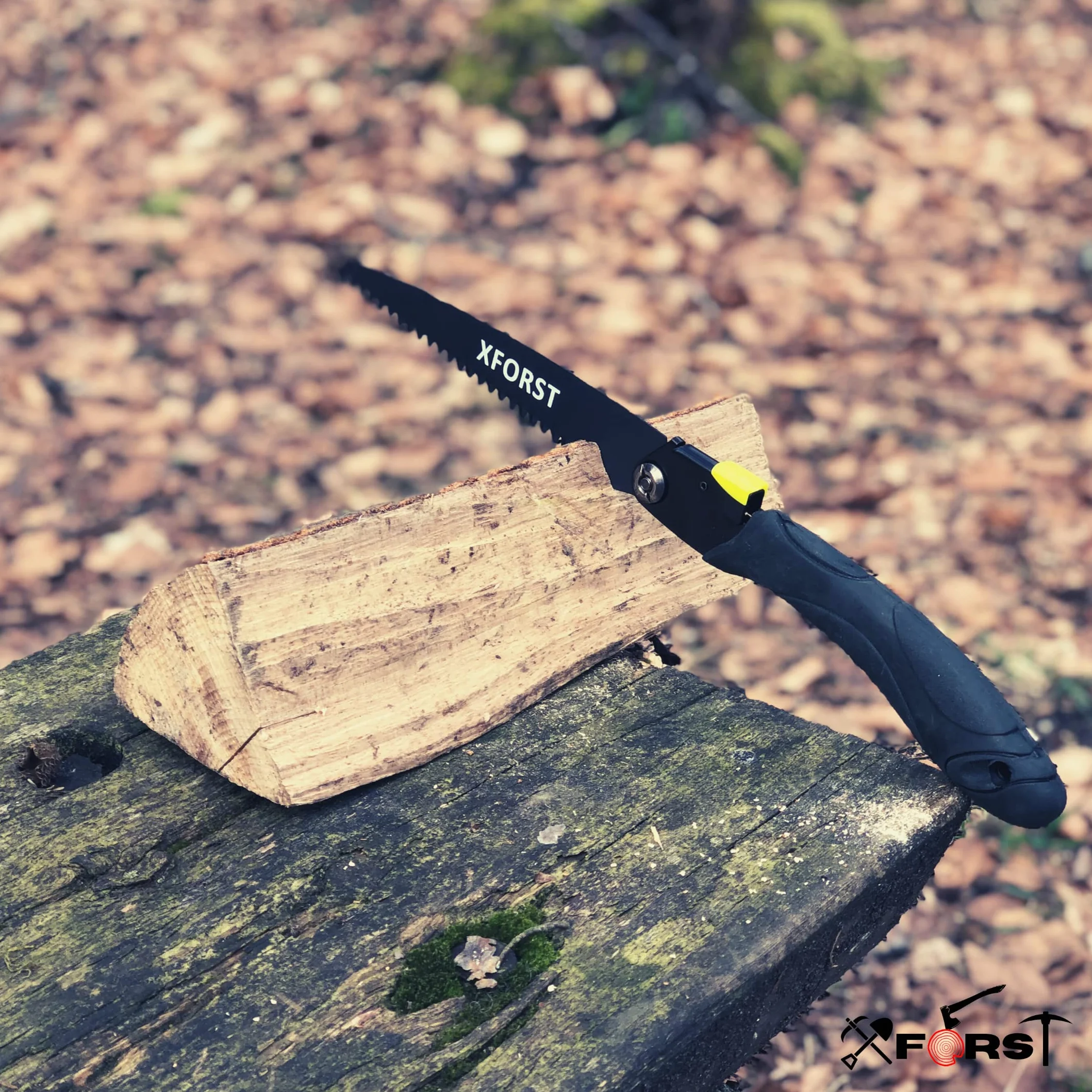 Xforst Pack: Hacha AG1 + Sierra Plegable FS24 – Combinación Outdoor, Camping, Bushcraft y Jardinería